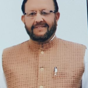 Suresh Kumar Khanna